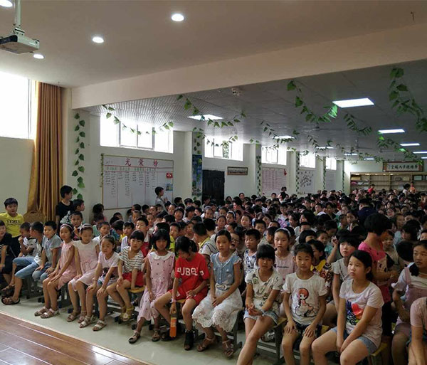 城郊留守兒童心理輔導(dǎo)